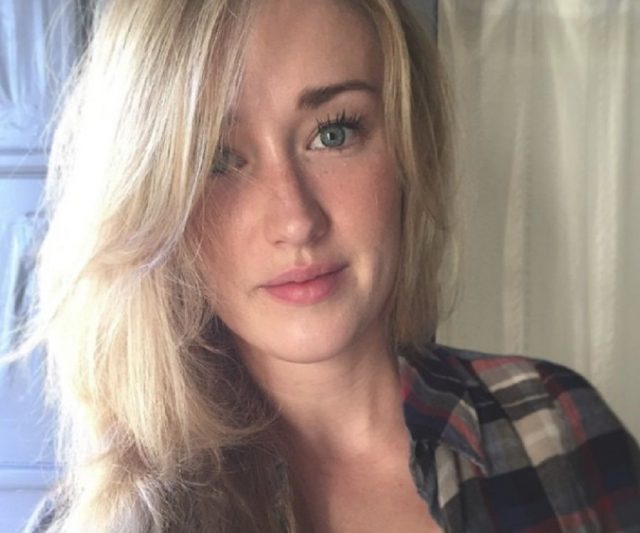 Ashley Johnson Body Measurements Breasts Height Weight