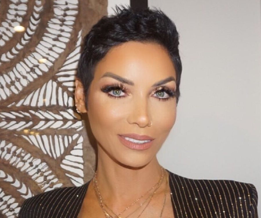 Nicole Murphy's Blonde Hair Evolution: From Short Pixie to Long ... - wide 7