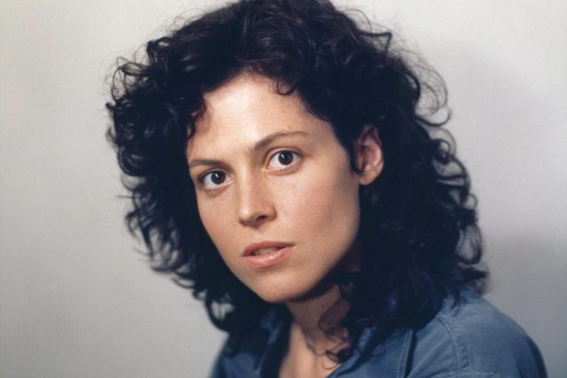 Sigourney Weaver Body Measurements Breasts Height Weight
