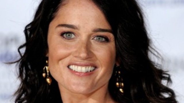 Robin Tunney Measurements Bra Size Height Weight