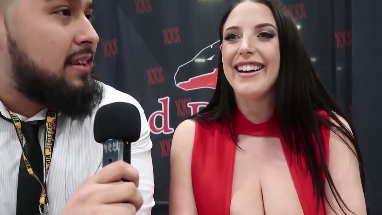 Angela White's Body Measurements Breasts Height Weight