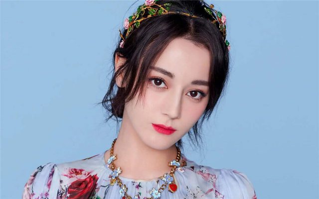 Dilraba Dilmurat's Body Measurements Breasts Height Weight