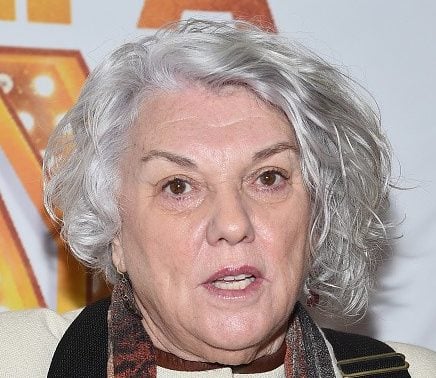 Tyne Daly Body Measurements Breasts