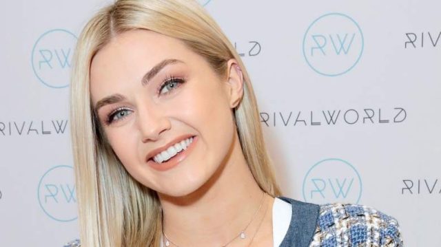 Lindsay Arnold Body Measurements Breasts