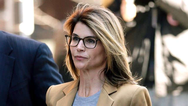 Lori Loughlin Body Measurements Breasts Height Weight