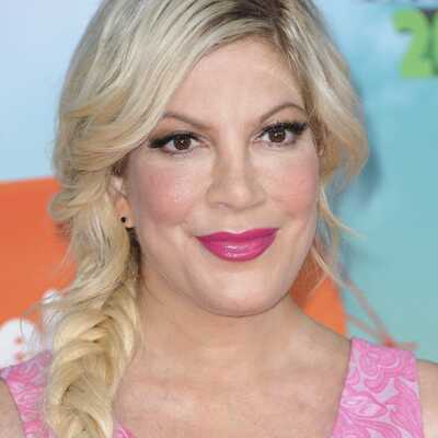 Tori Spelling Body Measurements Breasts Height Weight